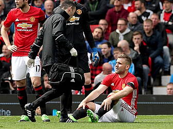 Luke Shaw suffers suspected li...